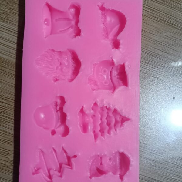 HBR 38-67 8 Cavity Chirstmas Mould