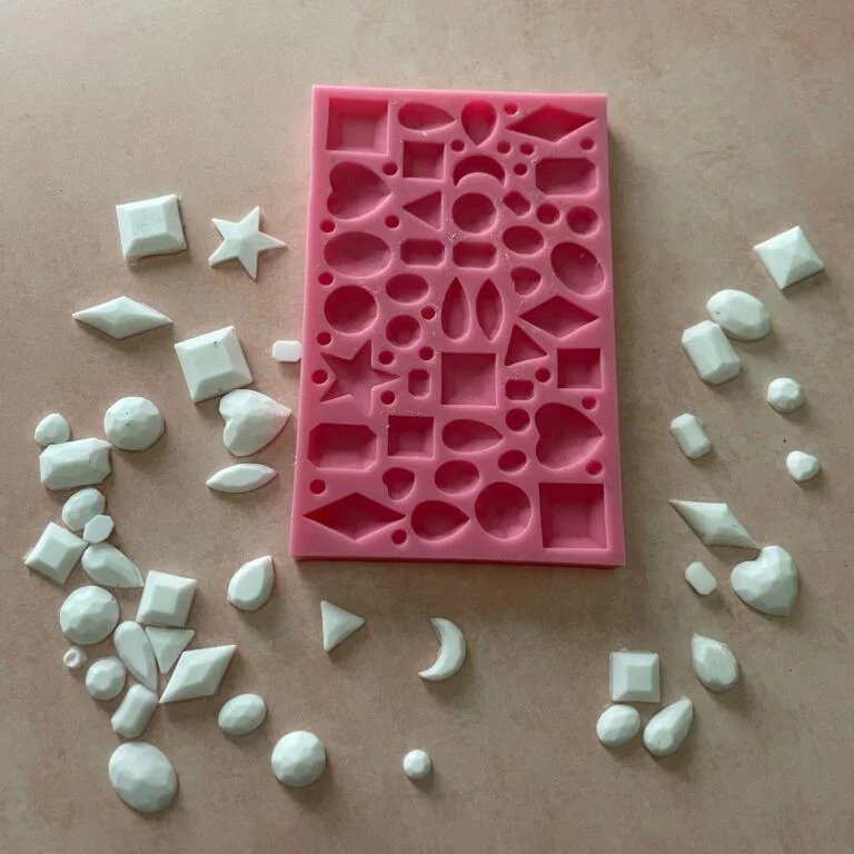 image - 2026-03-28T160933.641 HBR 38-40 Multi Pink Stone Mould - Image 1