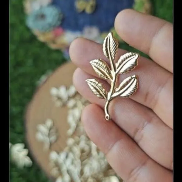 HD213 Metal leaf Gold Small